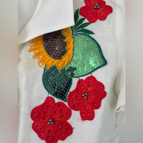 💥Alex Ivory Shirt with Colorful Floral Sequins Design - Picture 2 of 5